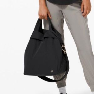 lululemon on my level bag 1.0, 19L bag in black
